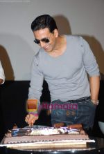 Akshay Kumar birthday and first look of film Action Replay in PVR on 8th Sept 2010 (43).JPG
